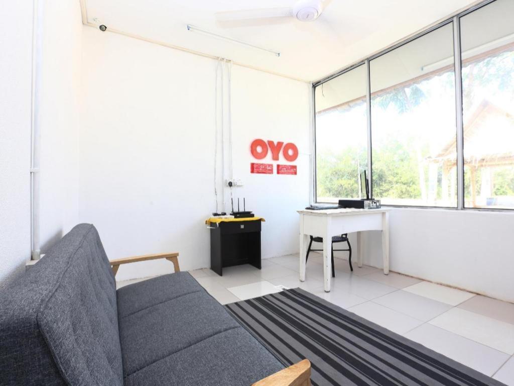 Oyo 89607 アロハ シャレー Kampung Raja エクステリア 写真